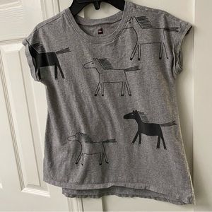 Tea Collection Horse Short Sleeve T-Shirt in Size 8
